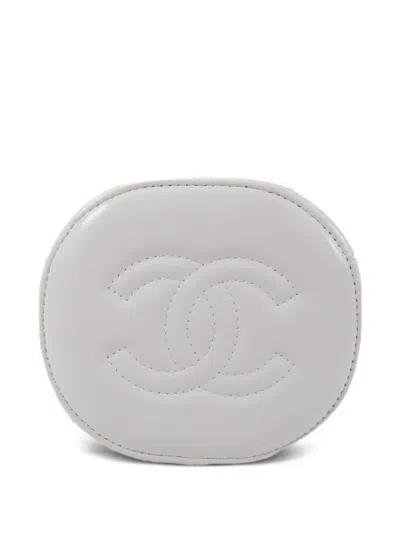 Chanel 퀼팅 버킷 백 In White