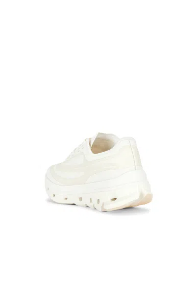 On Cloudflow 5 Ad Sneaker In White