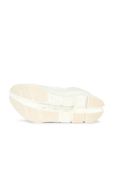 On Cloudflow 5 Ad Sneaker In White