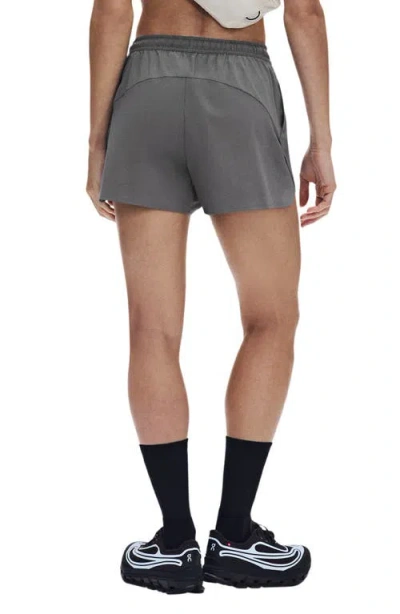 On Performance 3 Inch Training Shorts In Gray