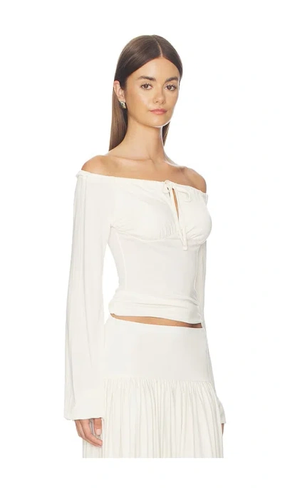 Aya Muse Elya Top In White