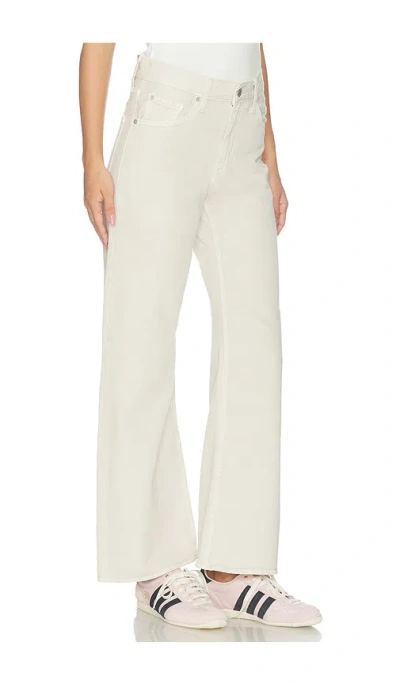 Levi's Loose Boot Jeans In White
