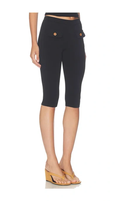 BUTTON  CAPRI 款