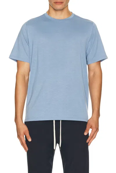Vuori Current Tech Tee In Blue