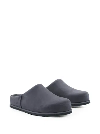 Ugg Otzo Clogs In Gray