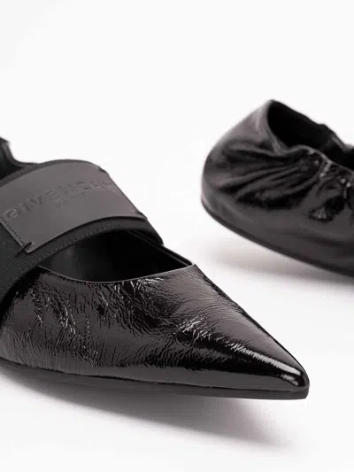 Givenchy Sophisticated Flat Shoes With Pointed Toe Design In Black
