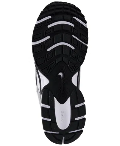 Nike V5 Rnr Sneaker In White