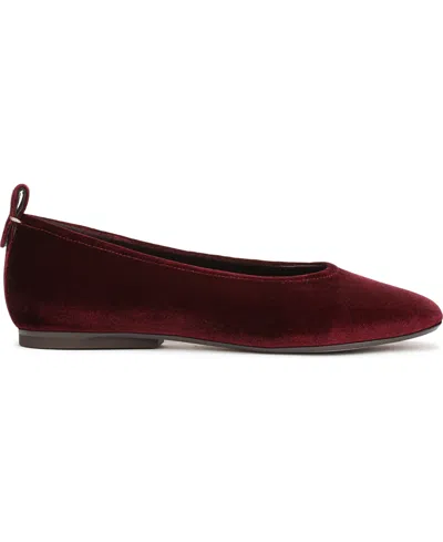 27 Edit Naturalizer Carla Flat In Red