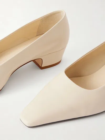 Aeyde Solid Leather Pumps In Neutral