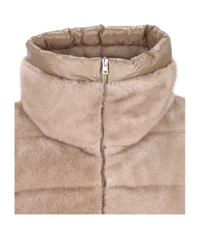 Herno Gilet Imbottito Pelliccia Sintetica In Neutral