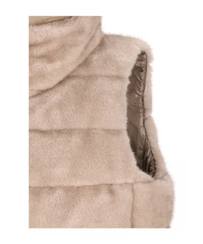 Herno Gilet Imbottito Pelliccia Sintetica In Neutral