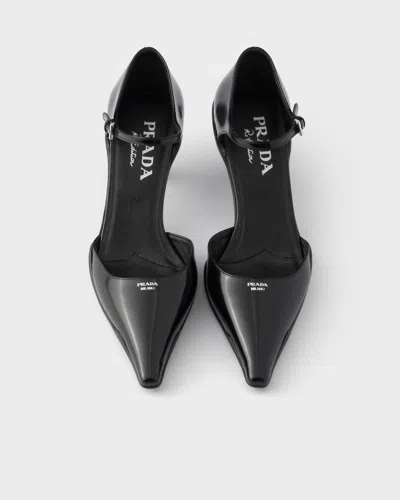 Prada 도르세이 브러시드 레더 펌프스 In Black