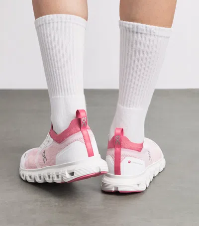 On Cloud 6 Versa Trainers In Pink