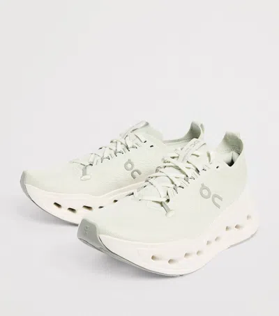 On Cloudsurfer Max Trainers In White