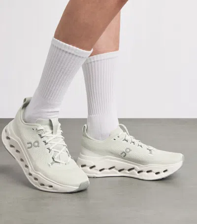 On Cloudsurfer Max Trainers In White