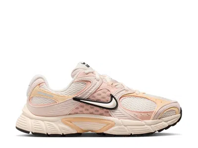 Nike V5 Rnr Sneaker In Pink