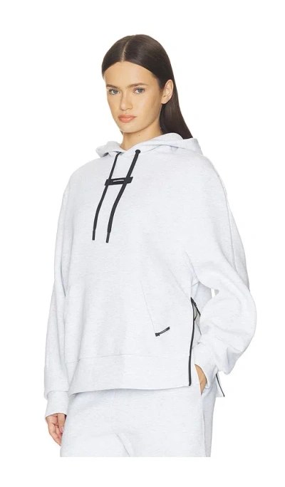On Focus Tech Hoodie In White