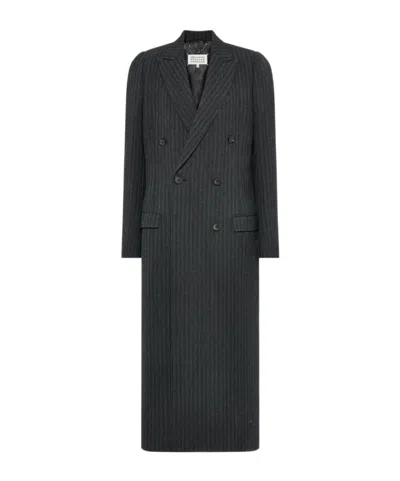 Maison Margiela Herringbone-pattern Double-breasted Coat In Black