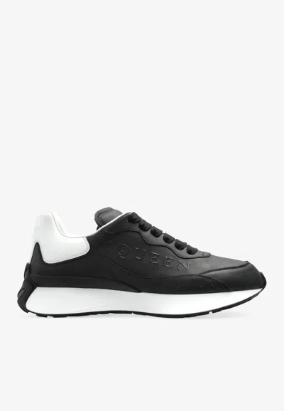 Alexander Mcqueen Mcqueen Sprint Runner Sneaker In Black