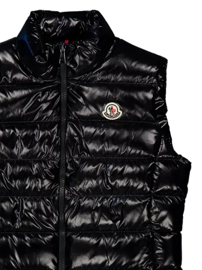 Moncler Stand-up Collar Logo Patch Gilet In Black