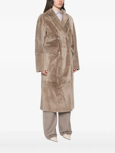 Utzon Double-breasted Reversible Shearling Coat In Brown