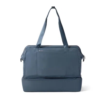 Baggallini Modern Everywhere Weekender In Gray