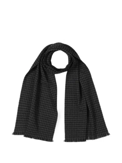 Tom Ford Houndstooth-pattern Fringed-edge Scarf In Black