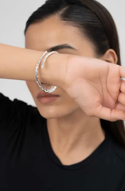 Naveda Raya 925 Silver Plated Bangle In Metallic