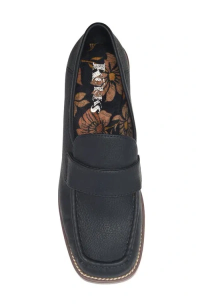 Korks Frey Loafer In Black