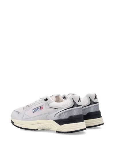 Autry Hyperway Panelled Sneakers In Gray