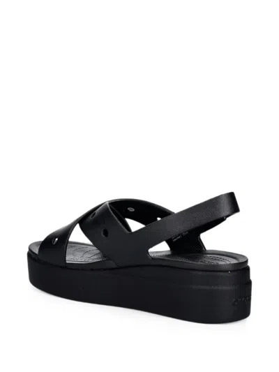 Crocs Brooklyn 4u Cross Strap Platform Sandals In Black
