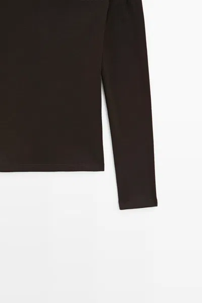 Massimo Dutti T In Brown