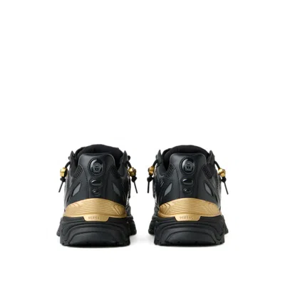 Versace Icaro Baskets En Maille Et Cuir In Black