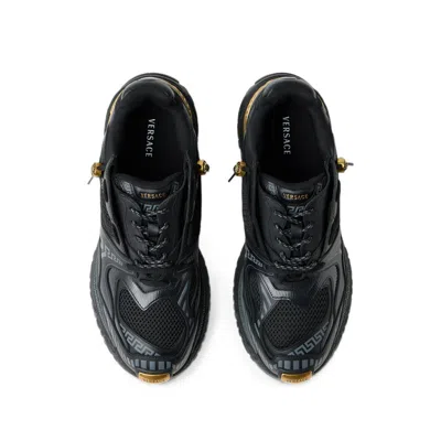 Versace Icaro Baskets En Maille Et Cuir In Black
