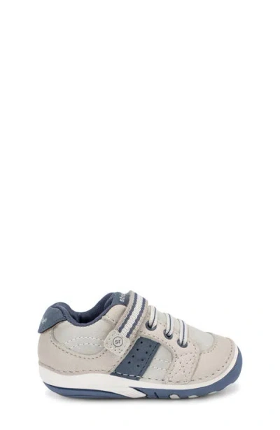 Stride Rite Artie Sneaker In Multi