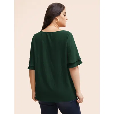 Bloomchic Solid Tiered Ruffles Split Hem Blouse In Green