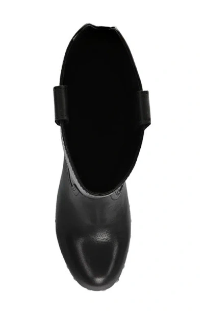 Frye Cindy Pull On Leather Boot In Black