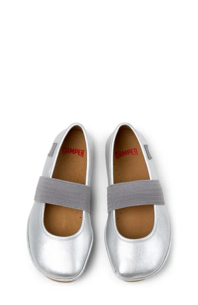 Camper Right In Gray