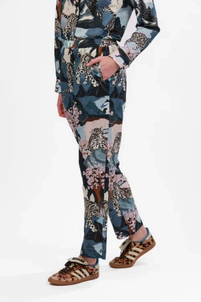Las Surenas Pant Snow Leopard In Multi