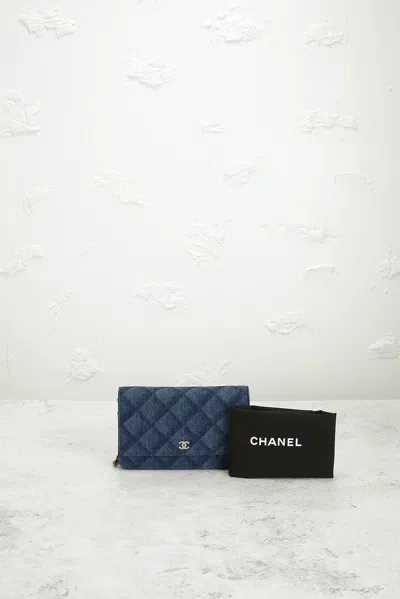 Pre-owned Chanel Denim Printed Wallet On Chain In Blue