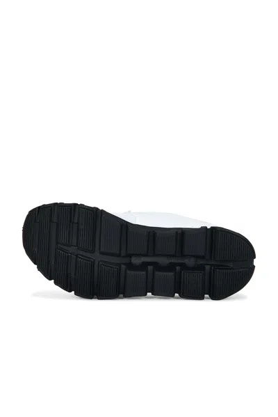 On Cloud 6 Sneaker In White