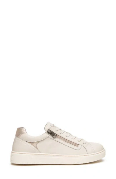 Nerogiardini Low Top Side Zip Sneaker In Neutral