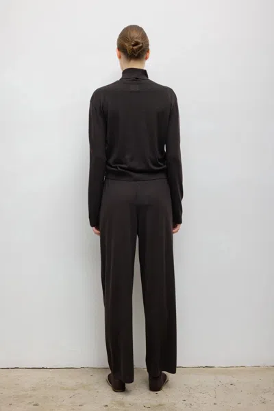 Leset James Classic V Neck In Black