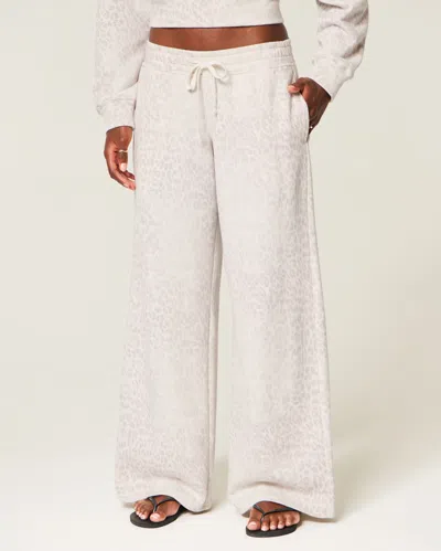 Hollister Low-rise Snow Leopard Print Baggy Sweatpants In Light Gray
