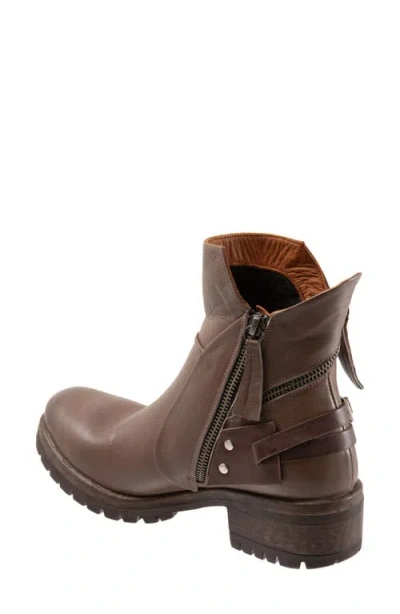 Bueno Fallon Bootie In Brown