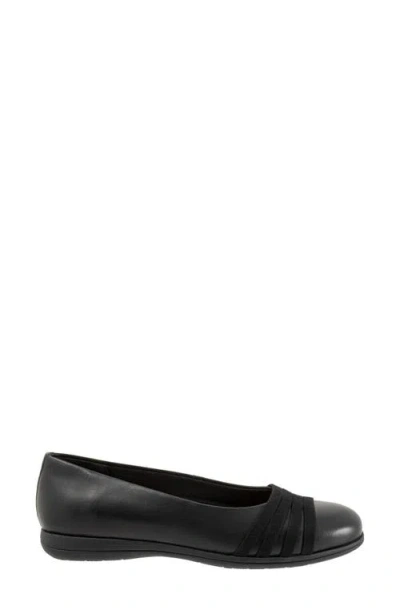Trotters Drew Wedge Slip-on In Black