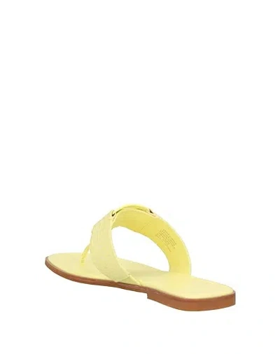 Tory Burch Woman Thong Sandal Pastel Yellow Size 8 Leather In Yellow
