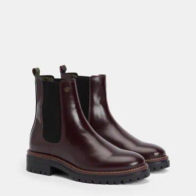 Barbour Solid Color Chelsea Boots In Black