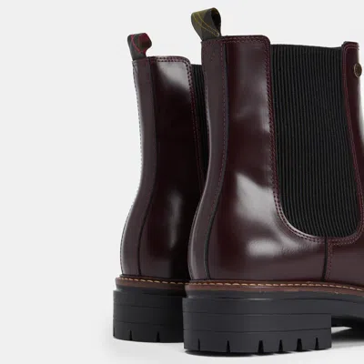 Barbour Solid Color Chelsea Boots In Black