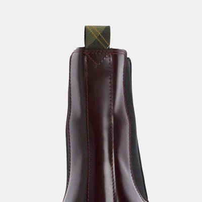 Barbour Solid Color Chelsea Boots In Black
